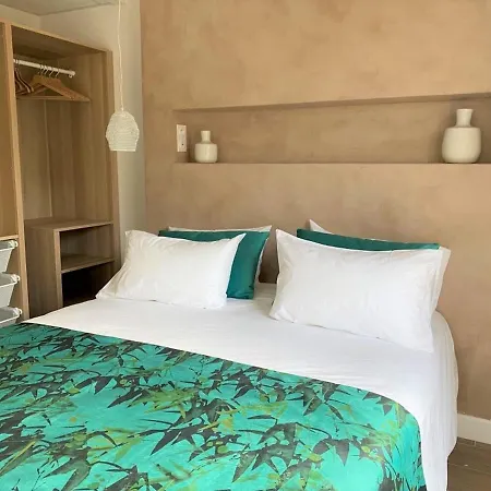 Storia D'estate LʼÎle-Rousse