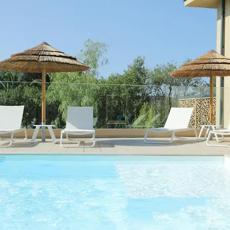 Storia D'estate LʼÎle-Rousse