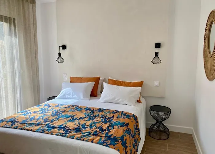 Storia D'estate Aparthotel 4*